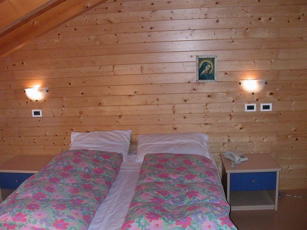 Hotel Martinella Folgaria Bagian luar foto