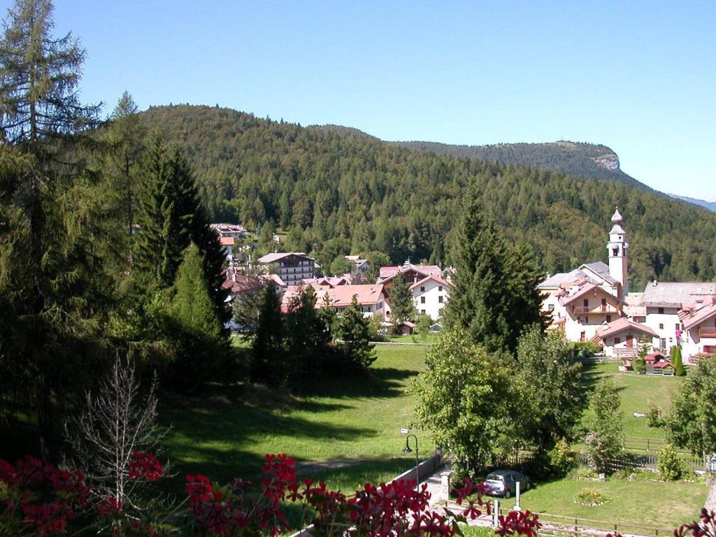 Hotel Martinella Folgaria Bagian luar foto